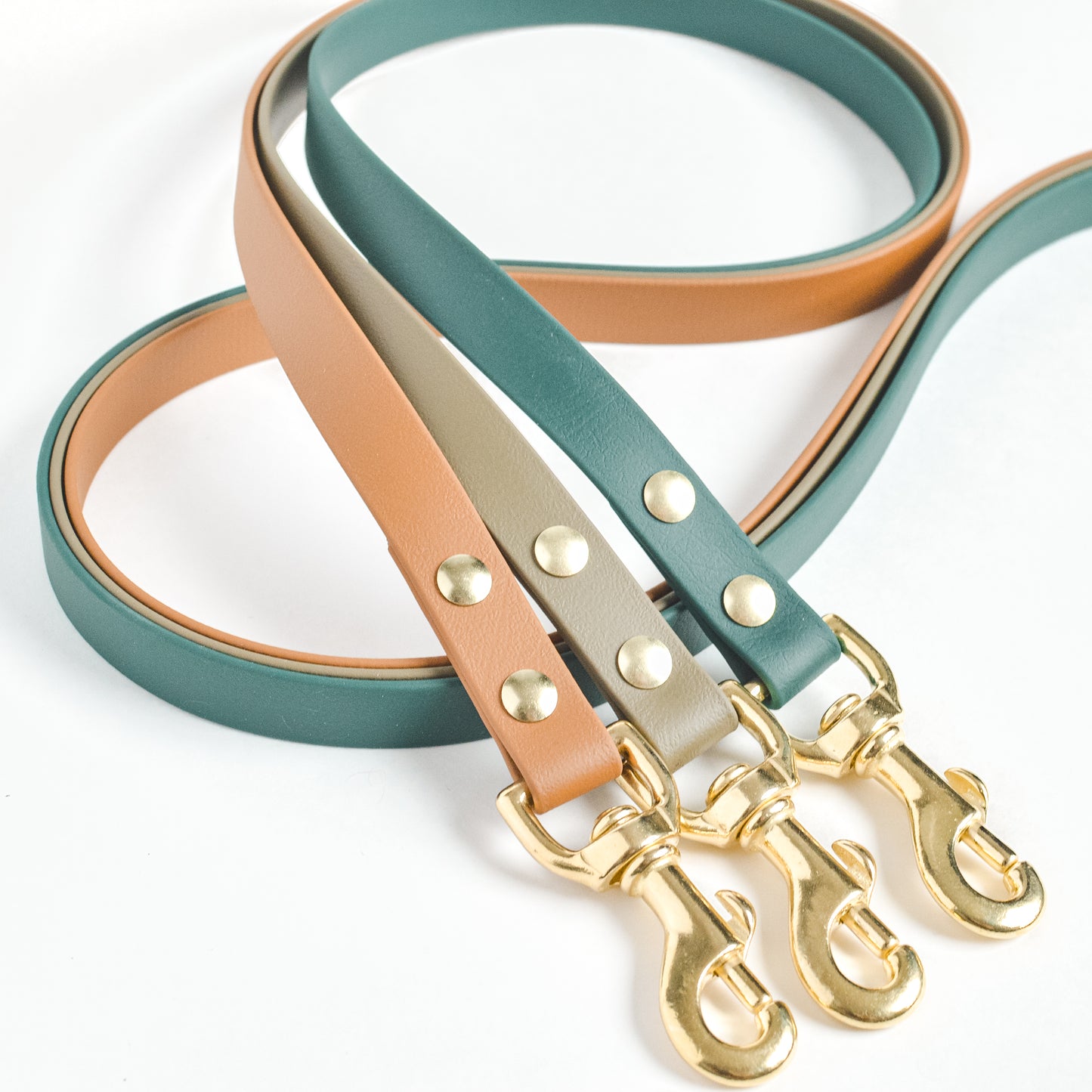 Wanderlust Pup Co. Biothane dog leash. Handmade in British Columbia, Canada. Waterproof and odourproof dog collar and leash